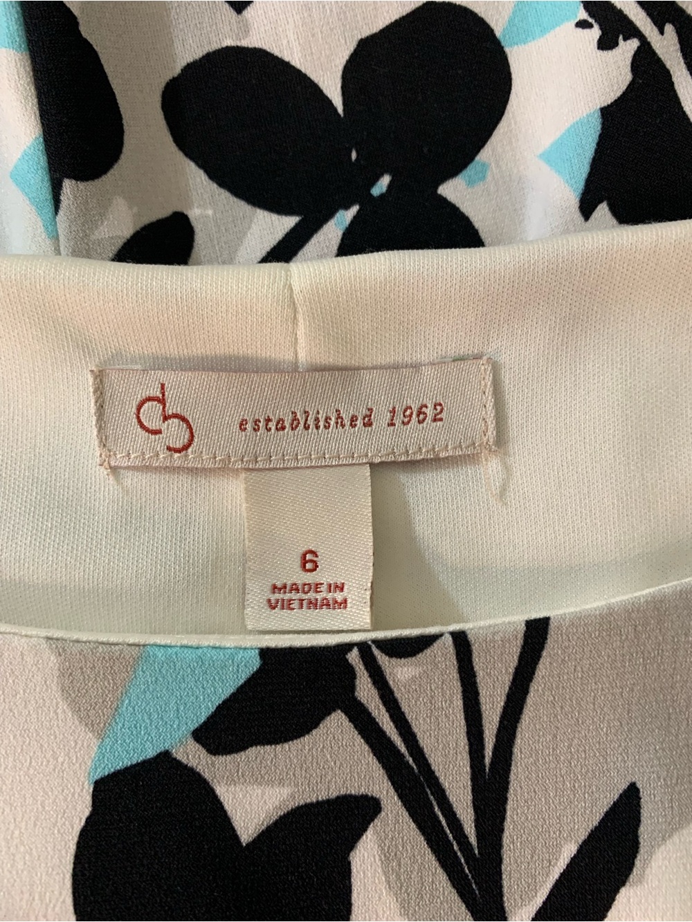 Sleeveless Floral A-Line Dress in White, Black & Light Blue a2/41 - Picture 2 of 7
